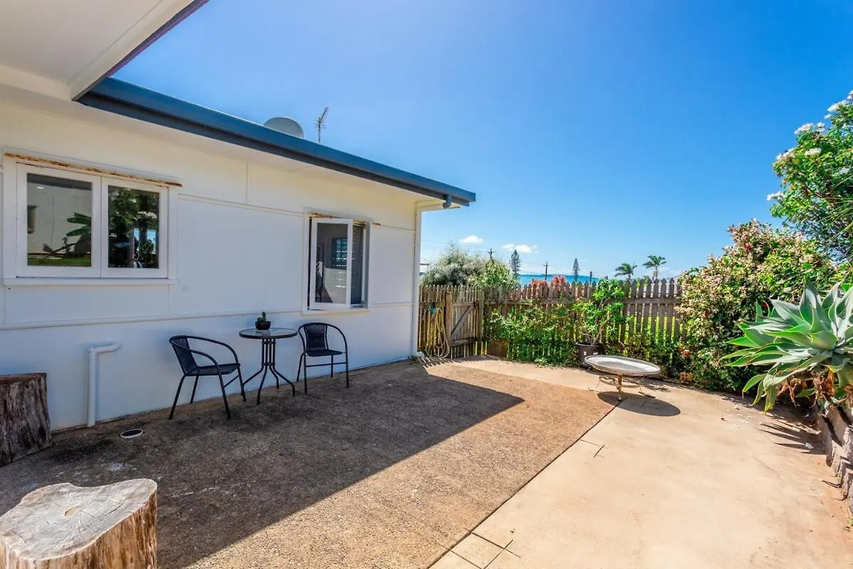 Seabreeze Cottage With Ocean Views! Yeppoon Holiday home
