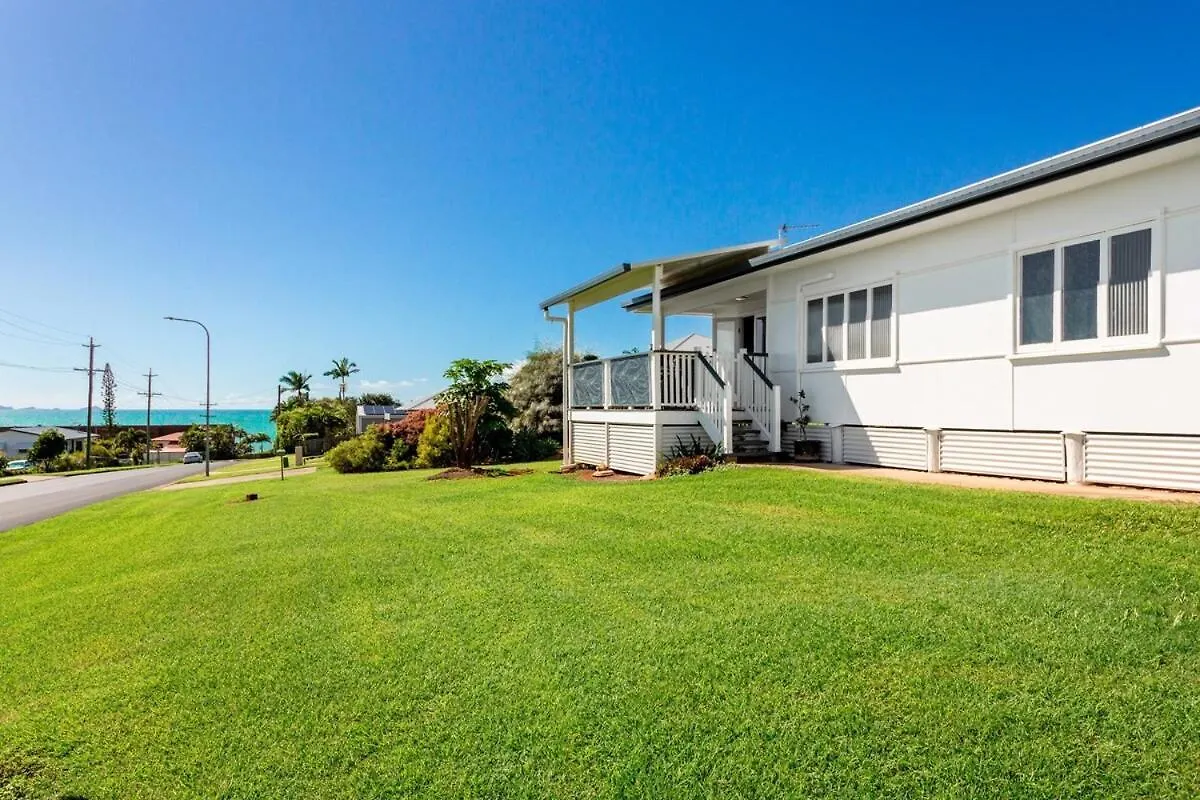 Seabreeze Cottage With Ocean Views! Yeppoon
