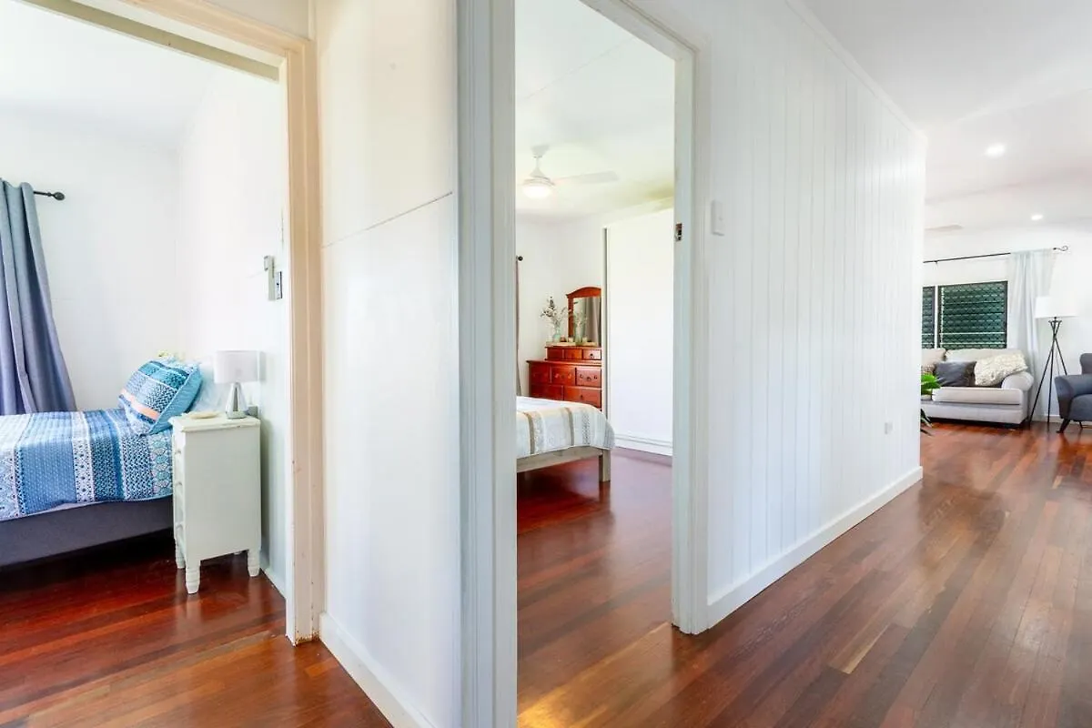 Holiday home Seabreeze Cottage With Ocean Views! Yeppoon