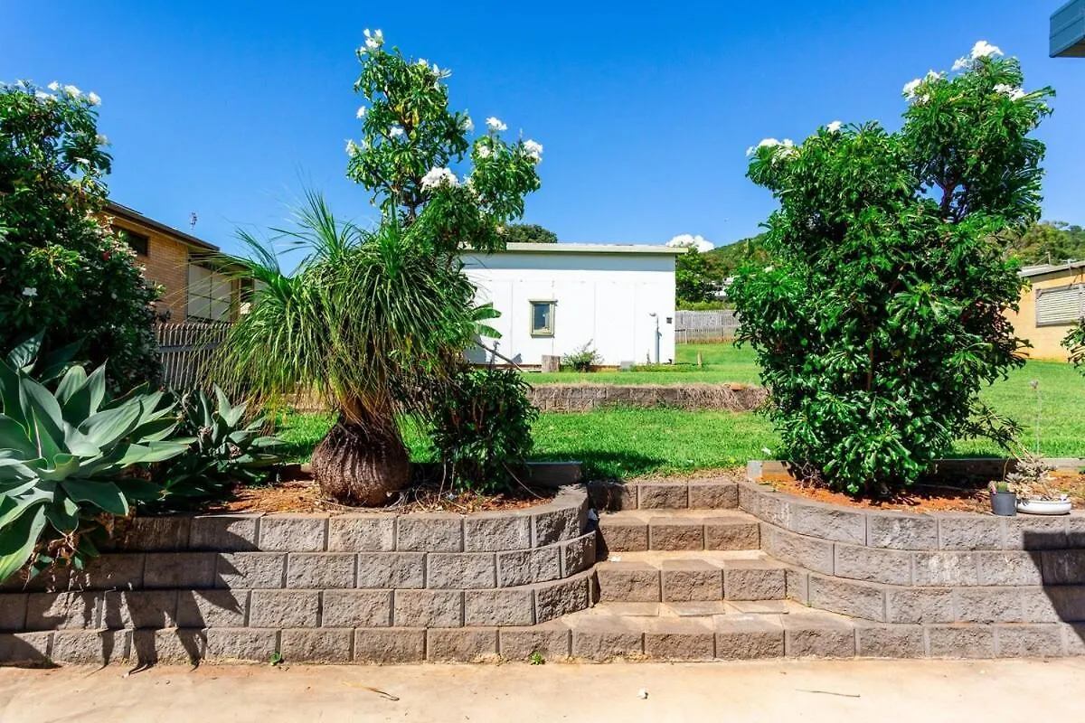 Seabreeze Cottage With Ocean Views! Yeppoon 0*,  Australia